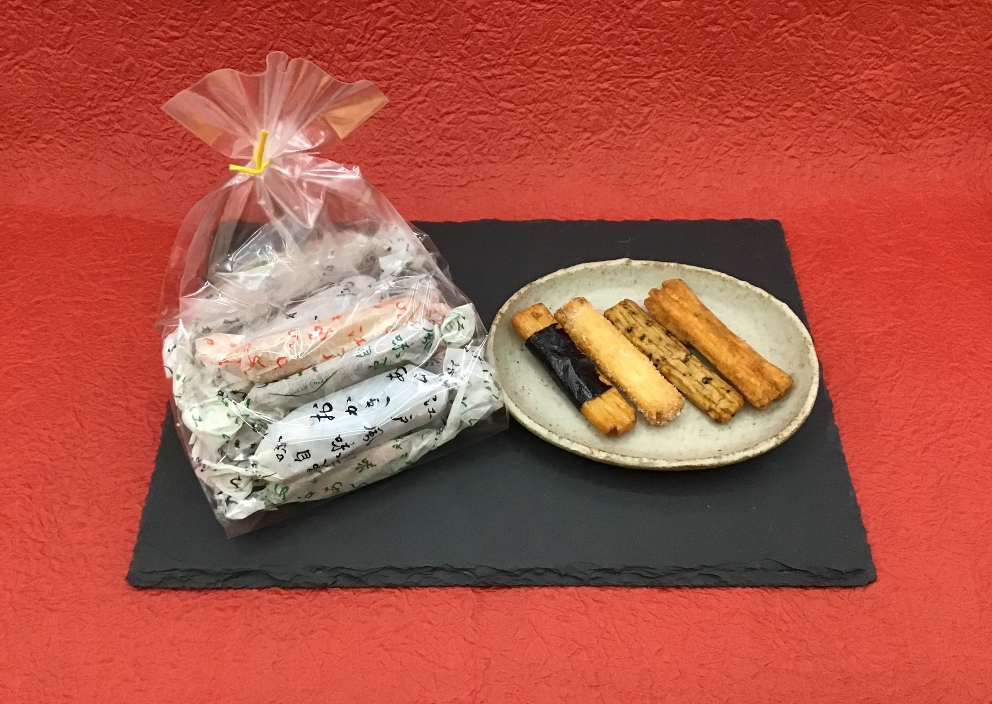 花筏（ごま・海苔巻き・ざらめ・唐辛子） 580円（税込み）計16本